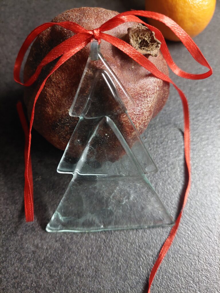 vargagaborakos uvegdisz4